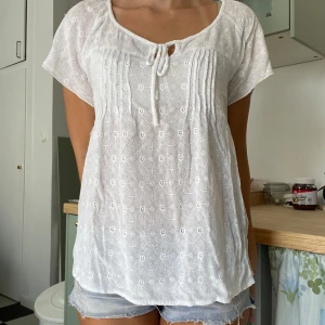 Blus - Världens sötaste blus från flash woman, står ingen storlek men skulle säga s/m. Väldigt fint och unikt mönster🩷