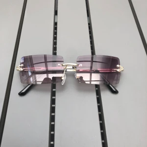 Y2k solglasögon  - Solglasögon i y2k stil använd få gånger bra skick