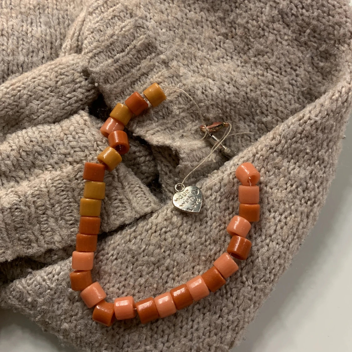 Armband. Lizzie & Lisen. Kärleks armband💘 - 90