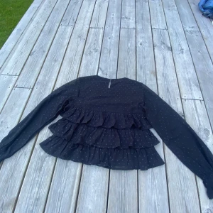 Gina Tricot blus - Jätte fin blus från Gina tricot som endast är använd 2 gånger💕