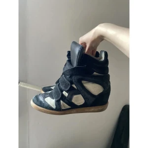 Isabel marant skor - INTRESSEKOLL på mina isabel marant skor i storlek 37🤗 (Lånade bilder)