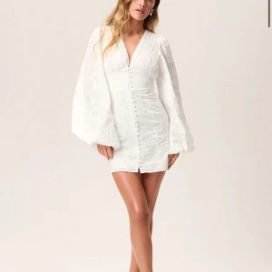 Adoore klänning xs  - Jättefin  sommrig klänning från adoore i xs. Pris kan diskuteras