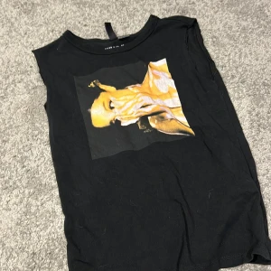 Gullig tröja  - En troja från h&m  i storlek xs 