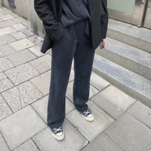 Ash on the go pants - Från Djerf storlek XS