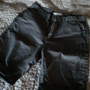 Svarta shorts - Svarta ”cargo” shorts
