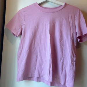 Rosa tröja - Fin rosa tröja som är väldigt tunn!💕
