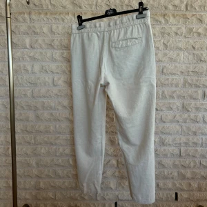 Zara Linnebyxor  - Zara Linnebyxor. Storlek M, men sitter som S