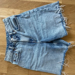 Long Denim Shorts - Pris kan prutas!