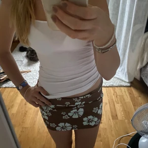 Hawaii kjol - Kontakta för mer info eller vid köp 💕