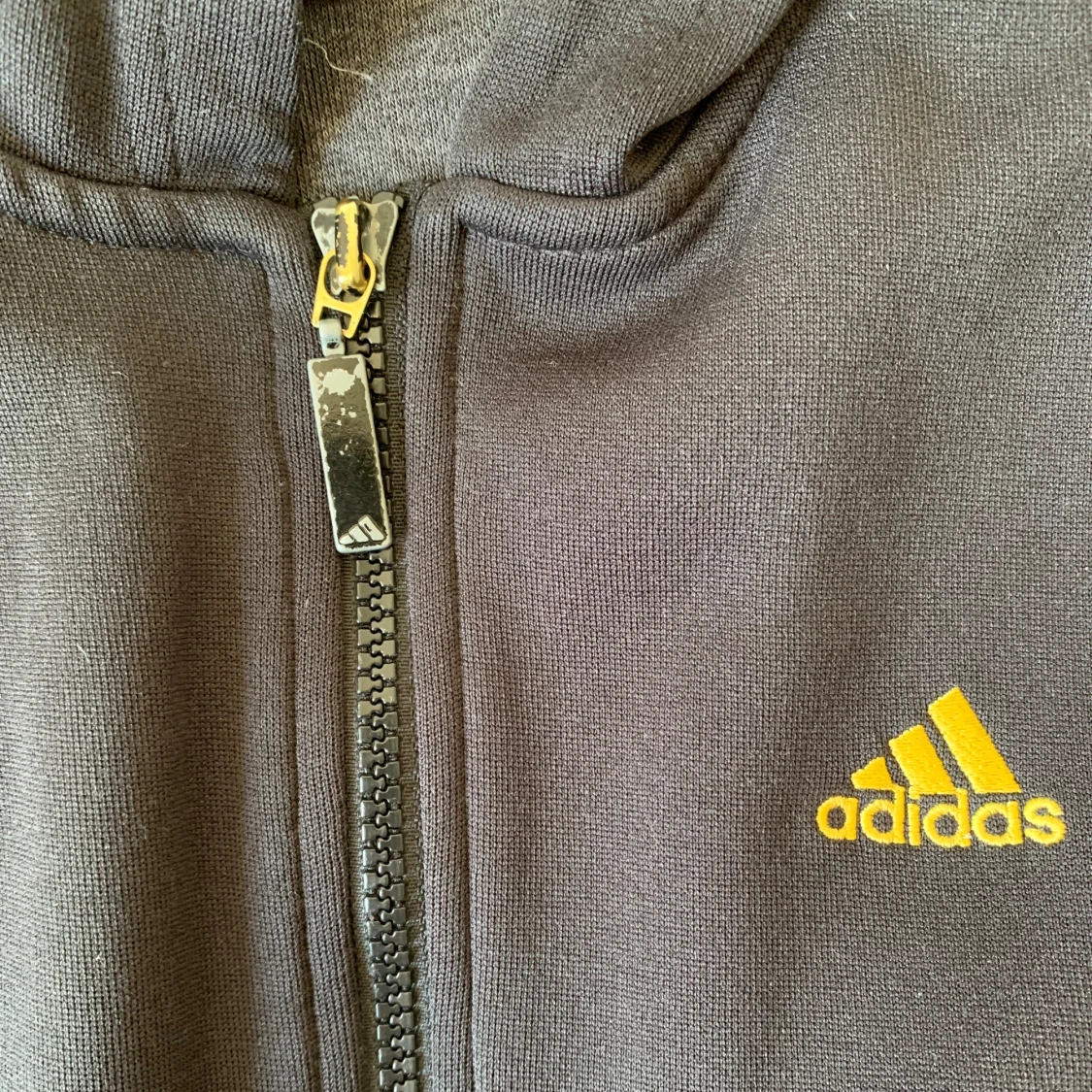Svart Adidas Zip-Up Hoodie M - 93