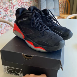 Jordan point lane (basketskor) - Storlek 40 Köpte i Nike butik för 1600kr men säljer för 600kr Säljer för att jag har växt ur dem Mvh Wilmer