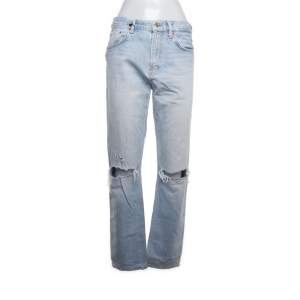 Säljer dessa as snygga baggy jeans från zara då de inte kommer till användning! 🥰