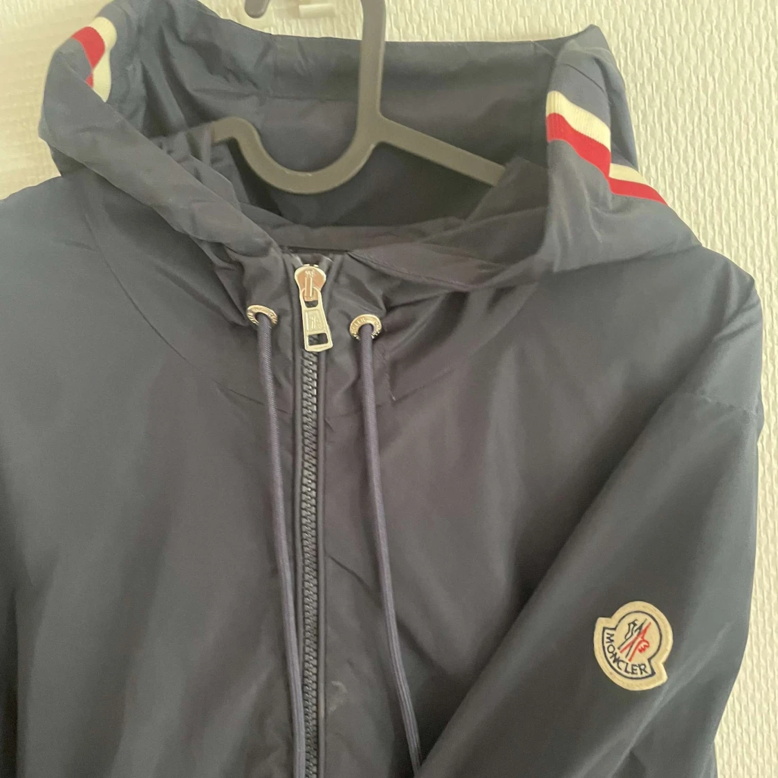 Moncler skaljacka