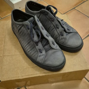 Filippa k sneakers  - Storlek 41, blå, okej skick