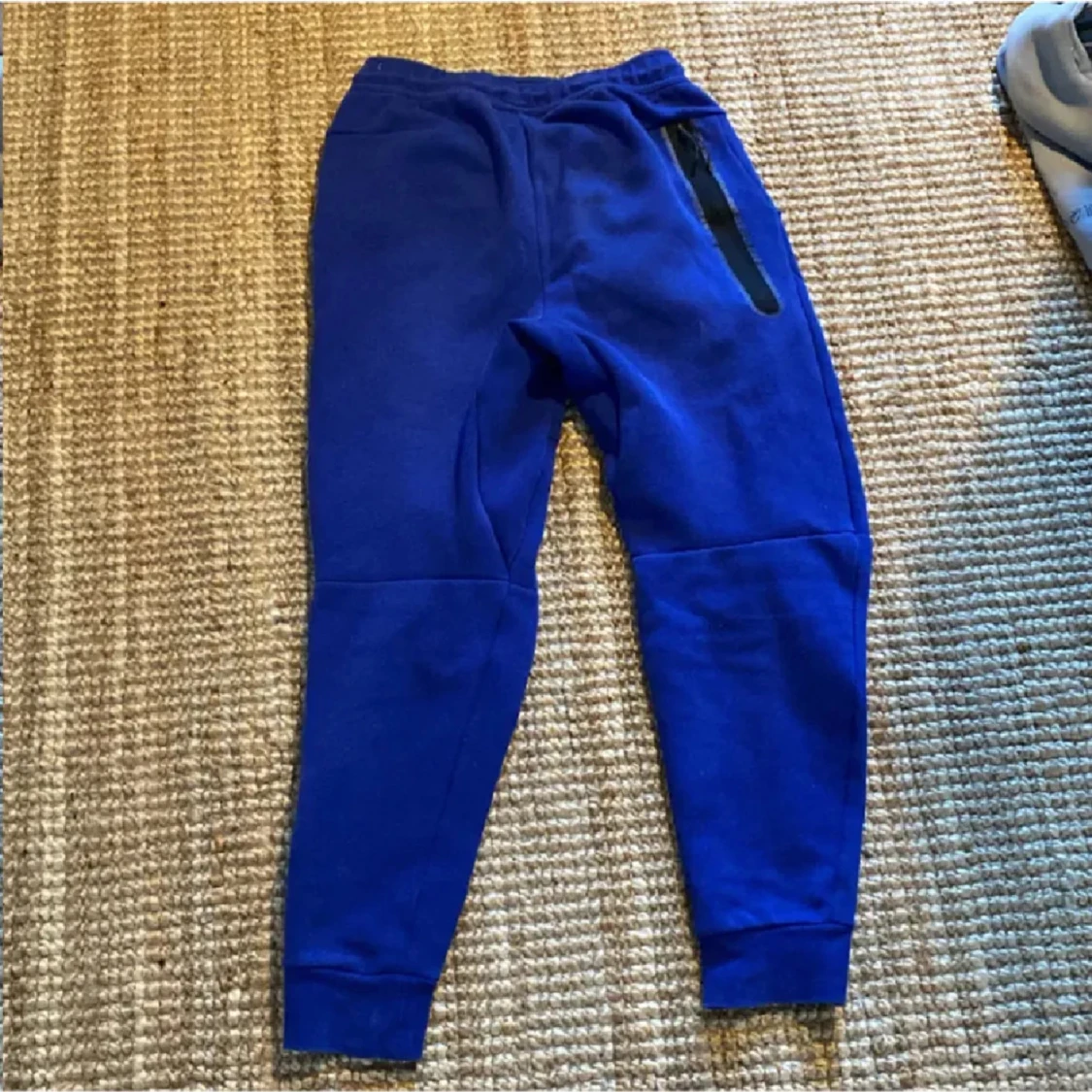 Nike tech byxor - 90