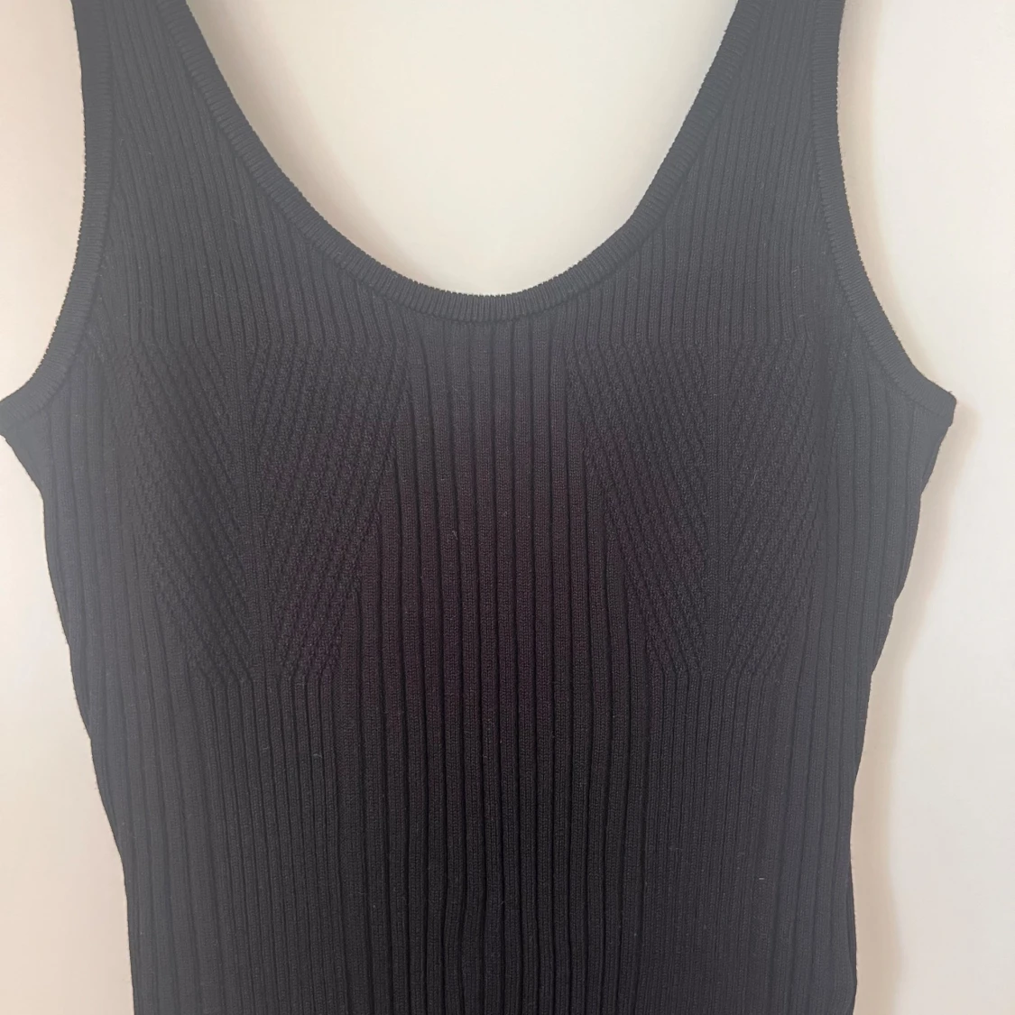 Stickad kort klänning - 90