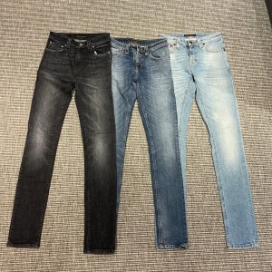 Nudie jeans  - Hej, säljer nu tre par nudie jeans i toppskick för enbart 599kr! W26 L32 på alla.