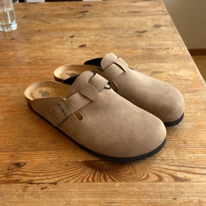 Feta tofflor - Boston liknande tofflor