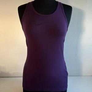LINNE - Nike-linne i supersnygg lila färg, storlek M (passar även S)💜Nyskick! Köpare står för frakt🤗