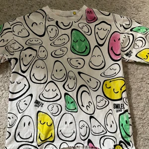 Zara  - Säljer min t-Shirt ifrån zara! 