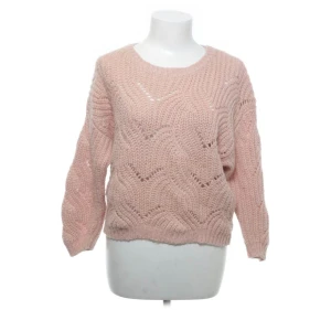 TRÖJA - Säljer pågrund av att den aldrig har kommit till användning, har endast prövat den🫶🏼☺️