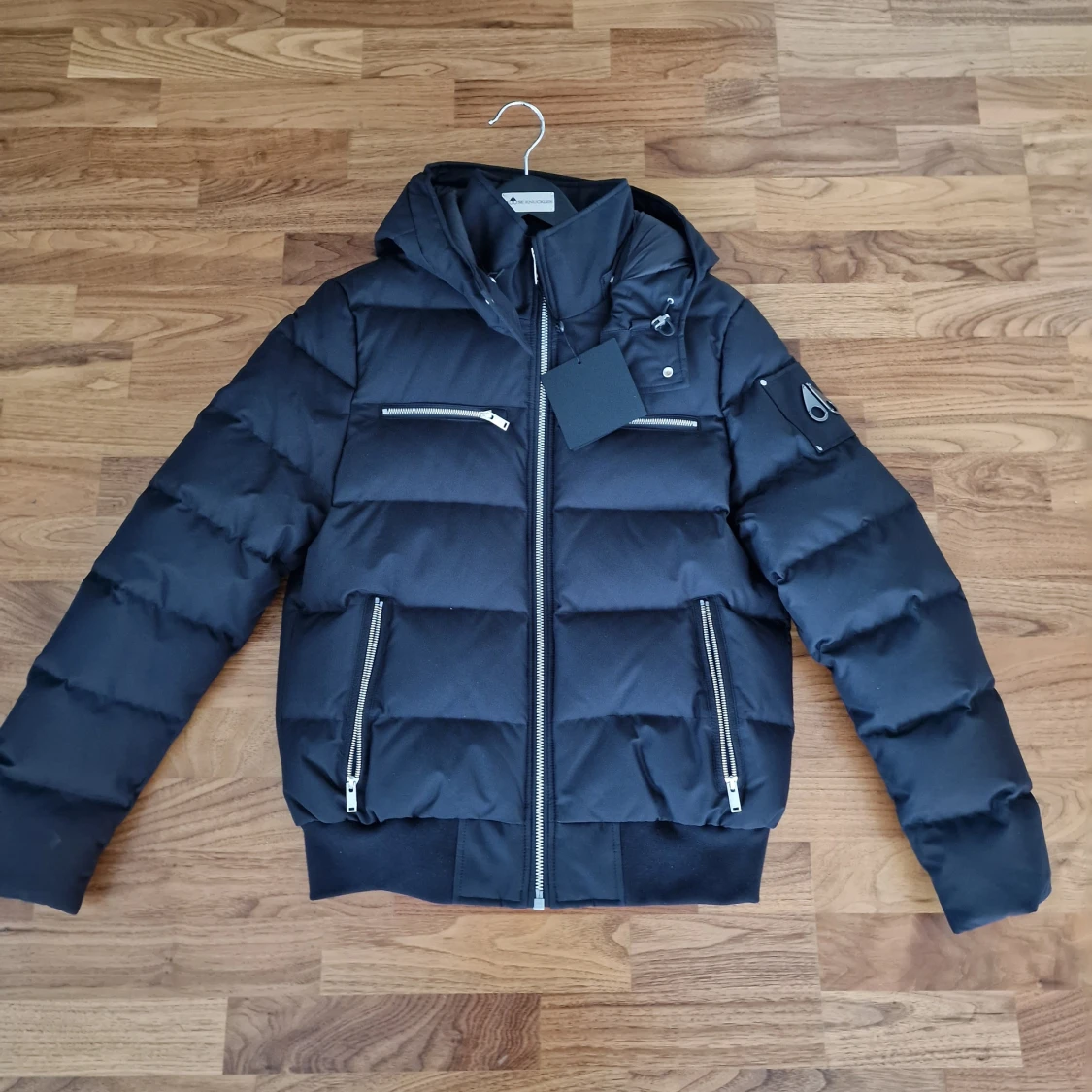 (Kvitto Finns) Oanvänd Moose Knuckles Bomber Jacket (Storlek M) (NFC) - 4