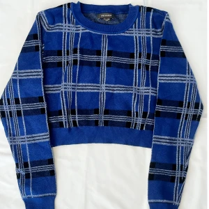 Rutig långärmad tröja  - Långärmad tröja från primark, st S Använd fåtal gånger