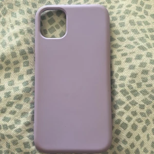 Mobilskal  - Säljer detta fina mobilskal som passar iPhone 11.💜