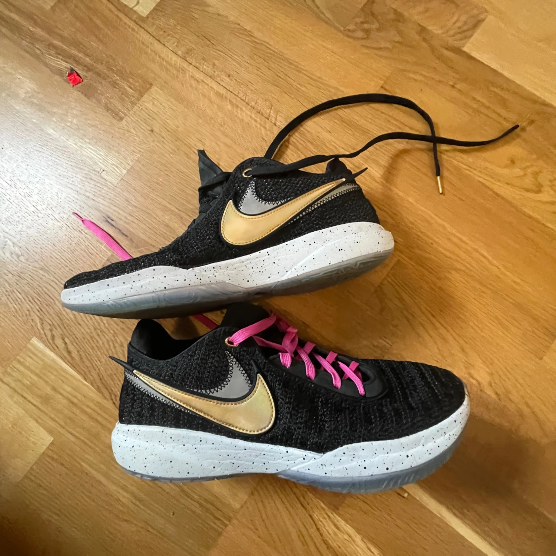 Basketskor Lebron 20 - 92