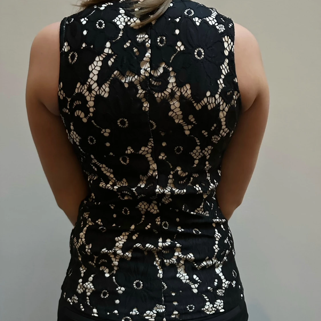 Blommig spetstopp - 90