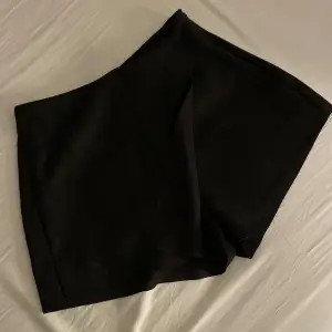 Shorts som efterliknar en kjol, jättefint skick knappt använt 