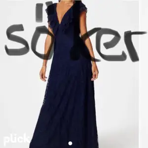 SÖKER den här klänningen från Bubelroom i storlek 34/xs💥🥰beltalar bra❤️