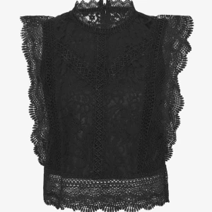 Jätte fin sommar blus  - Blus från only. Köp för ca 500 kr, andvänt den 3 gånger. 