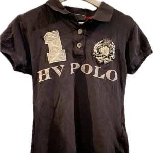 polo piké  - chief kief polo piké litet hål på vänster ärmen (bild 3) LÄGG BUD!!! 