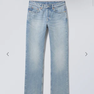 Weekday jeans  - Aldrig använda, pga försmå. Modellen pin. Nypris 590kr.