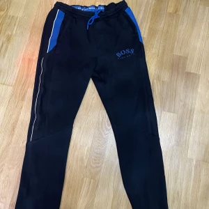 Hugo boss byxor - Schyssta Hugo boss byxor i storlek M