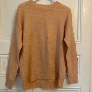 Lager 157 stickad tröja - Supersnygg stickad tröja från Lager 157💕 Har en fläck som inte syns jätte mycket💗