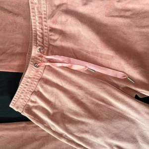 Velour mjukisbyxor - Nyskick, passar storlek XXS/XS/S då det är stretch. Superskönt material. Inga defekter. 