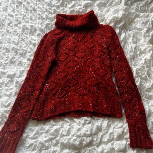 Dolce&Gabbana tröja - Säljer denna underbara äkta dolce & gabbana tröjan som är sparsamt använd!  Nypris 1,9k 🫶🏼🍒