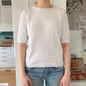 Stickad tshirt - Vit stickad tshirt från Kappahl 💗