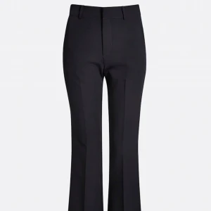 Svarta kostymbyxor Vilma - BikBok storlek 34 Medelhög midja💕 Använda, men inga skador