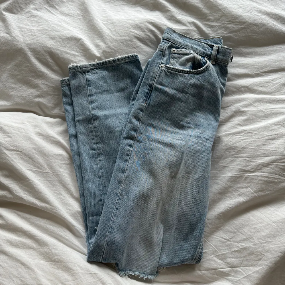 Jeans från Gina tricot, storlek 36. . Jeans & Byxor.