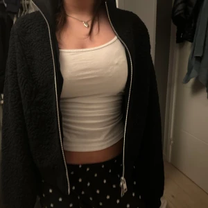 Vår jacka - En jätte fin vår jacka aldrig använt  Original pris 559 kr Ny pris 459