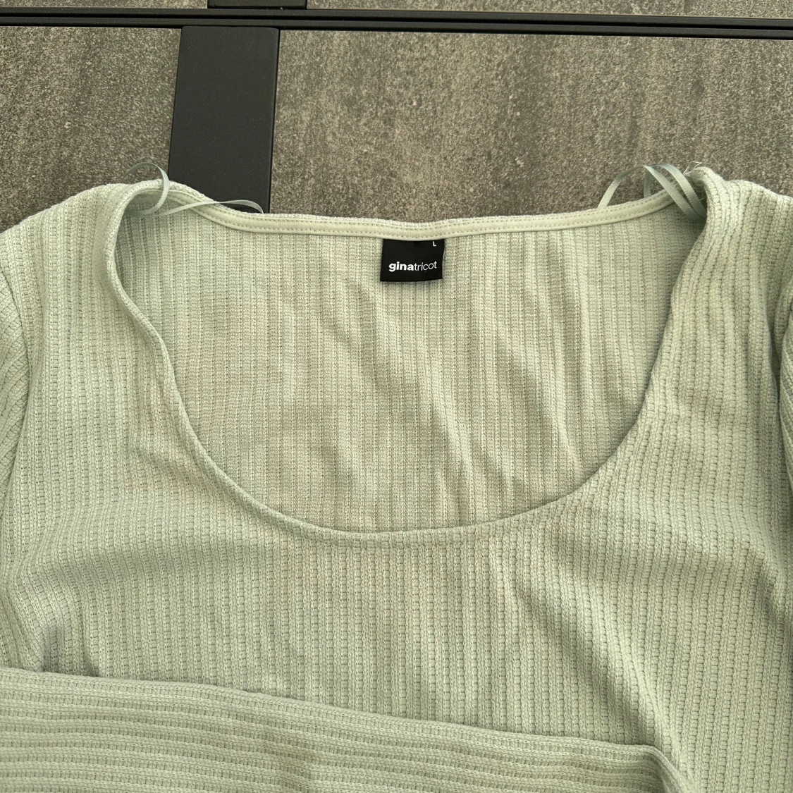 Mintgrön topp långa utsvängda ärmar  - 91