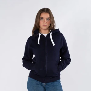 Russmerch Zip Hoodie - Säljer nu denna populära zip hopdien från Russmerch då den tyvär inte passar mig. Hoodien är i nyskick då jag endast har prövat den en gång. För mer info eller bilder får du gärna kontakta mig. Köpt för nypris: 730 kr + 200 kr frakt, säljer billigare