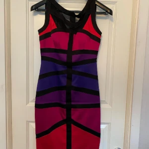 Klänning  - Klänning passar storlek S/M