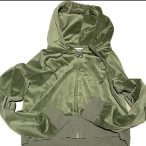 Juicy couture  - Som ny utan pris lap! Använt 3-4 gånger, tryck gärna på ”köp nu” storlek L passar som M 