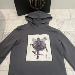 Limitato hoodie - Säljer nu min limitato hoodie då jag inte använder den mer