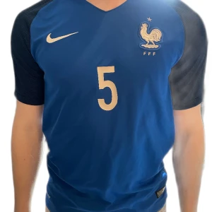 Frankrike fotbollströja  - Äkta Frankrike fotbollströja från EM2016, Kante på ryggen