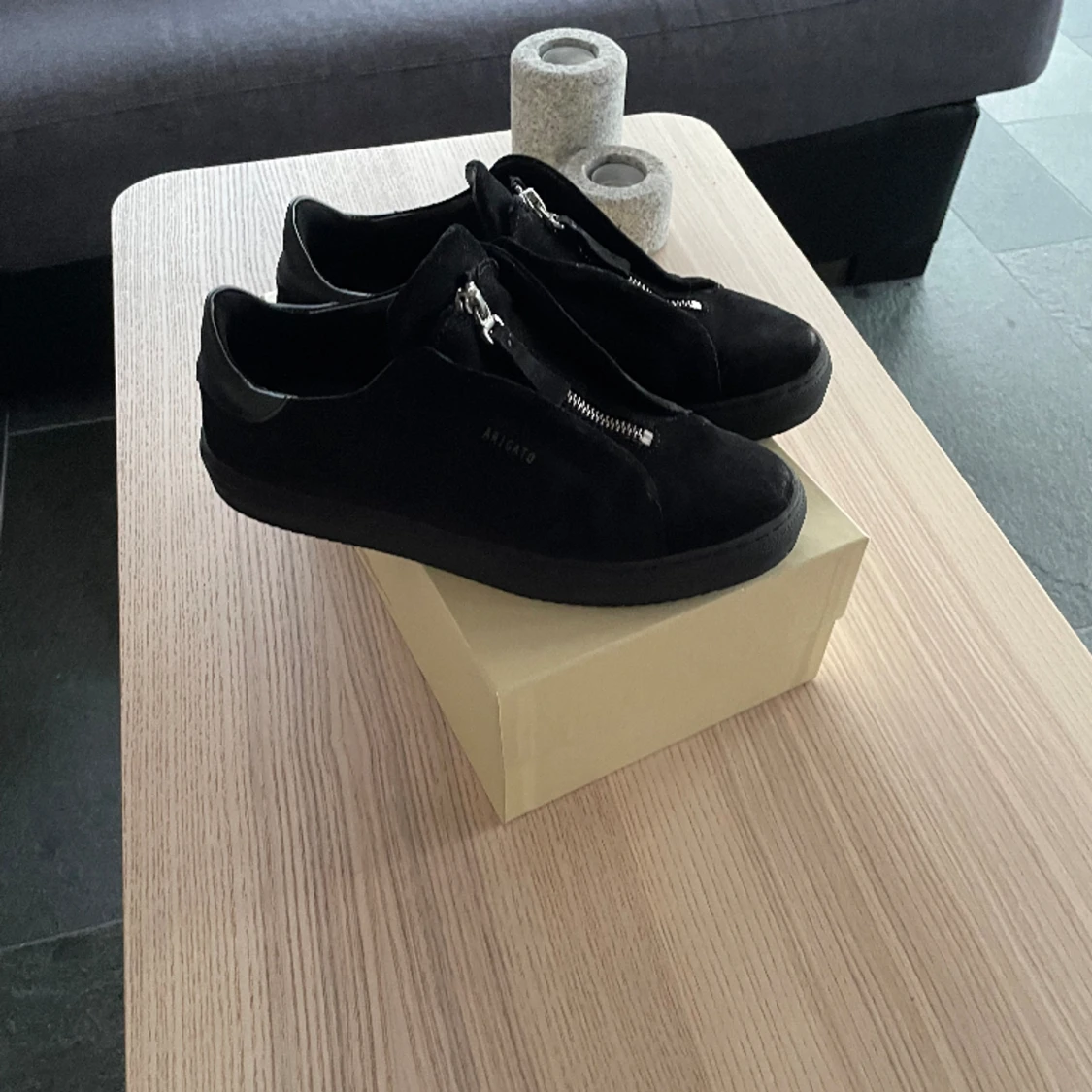 Svart Arigato zip - 91